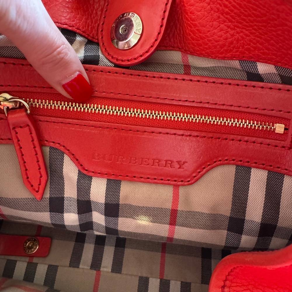 Burberry - Red Pebbled Leather Shoulder Bag (Canterbury) - Picture 3 of 6